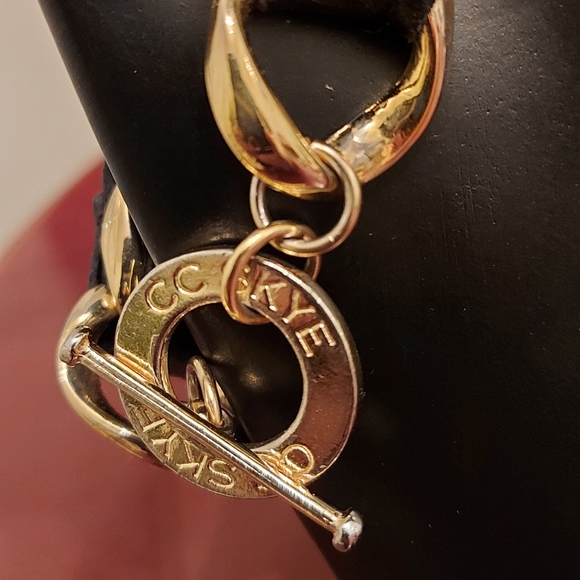 CC Skye leather and gold metal bracelet - Picture 7 of 7
